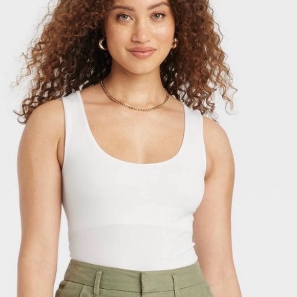a new day Tops - Women's Slim fit seamless White Tank Top sleeveless scoop neck size S